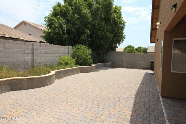 Building Photo - 8166 W Rose Garden Ln