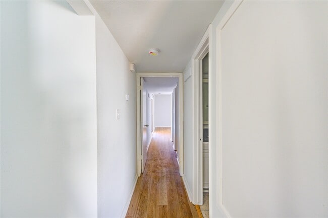 Building Photo - 6401 Deihl Rd
