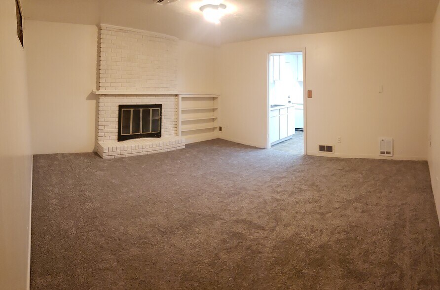 Building Photo - 425 Hyde Ave