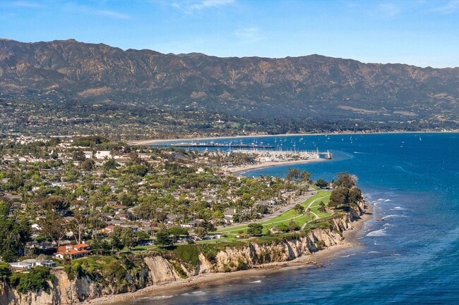 Building Photo - Furnished - Catch the Wave of Modern Comfort at Our Reef Oasis