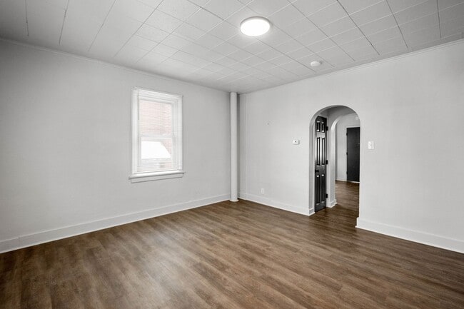 Building Photo - Stunning 3 bedroom home in Brookline available July 1!