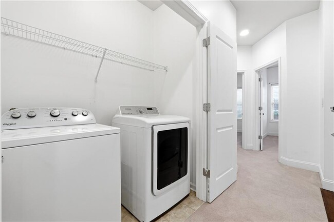 Building Photo - 7809 Laurel Crest Dr