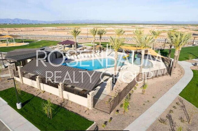 Building Photo - Stunning 4-bedrooms, 3-baths single story ...