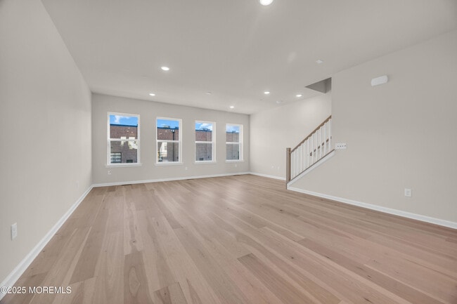 Building Photo - 16 Barton Ave