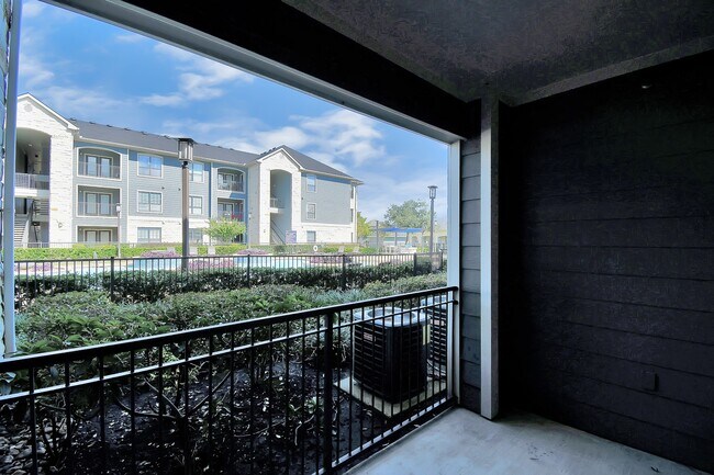 Building Photo - 6777 Sommerall Dr