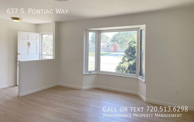 Building Photo - 637 S Pontiac Way