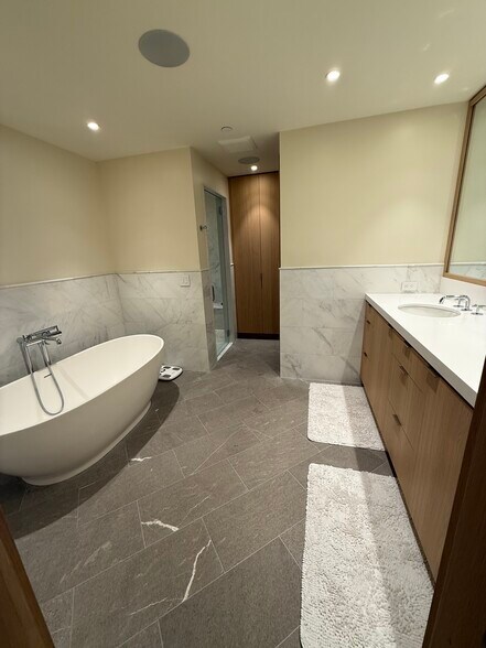 Building Photo - 100 4th St W