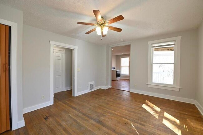 Building Photo - 4038 Seward St