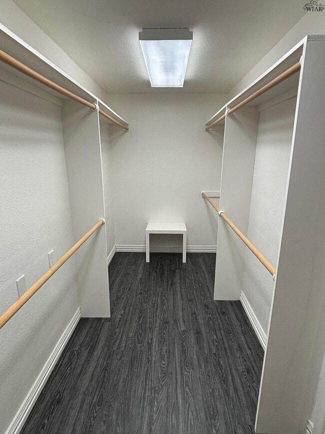 Building Photo - 2627 Bretton Rd