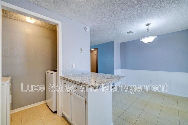 Building Photo - 8506 S Drexel Pl
