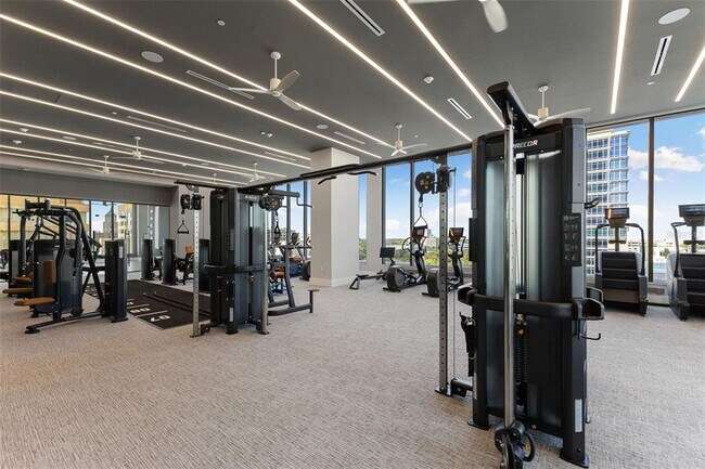 Building Photo - 275 1st Ave S