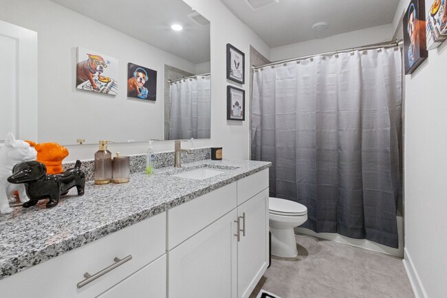 Building Photo - Spacious 3BR Townhome in Bryans Road
