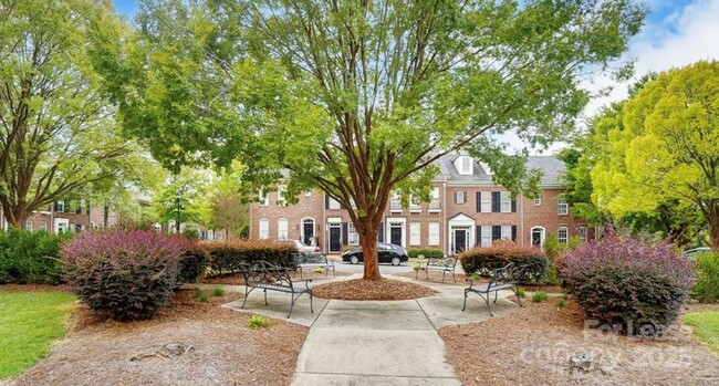 Building Photo - 8845 Arbor Creek Dr