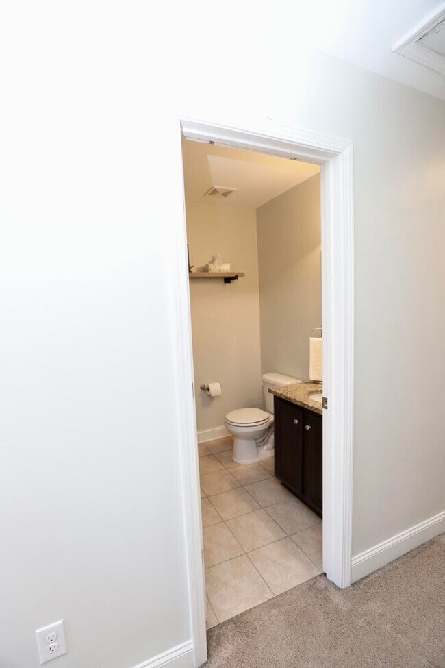 Building Photo - 545 Curlew Cir