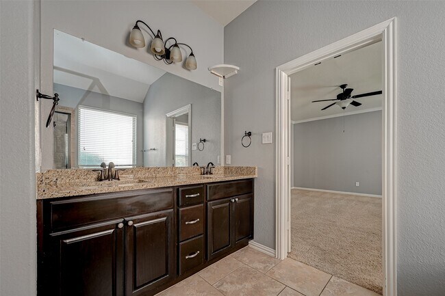 Building Photo - 17243 Lowell Lake Ln