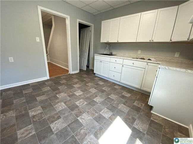 Building Photo - 3 bedroom beauty in Palmerton for rent