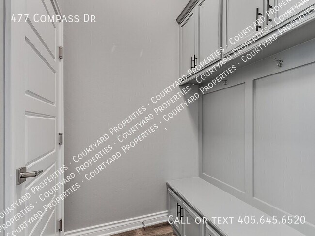 Building Photo - 477 Compass Dr