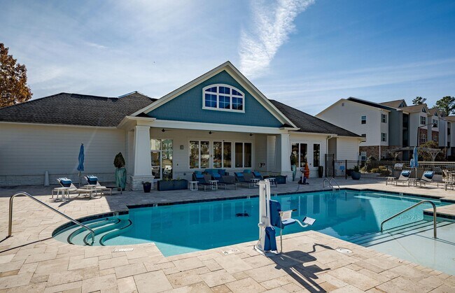 Building Photo - 11010 Northlake Landing Dr