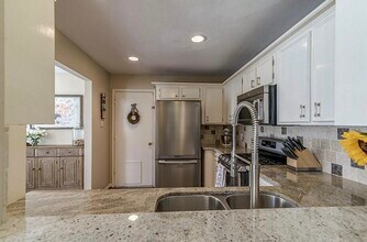 Building Photo - 28 Fallenstone Dr