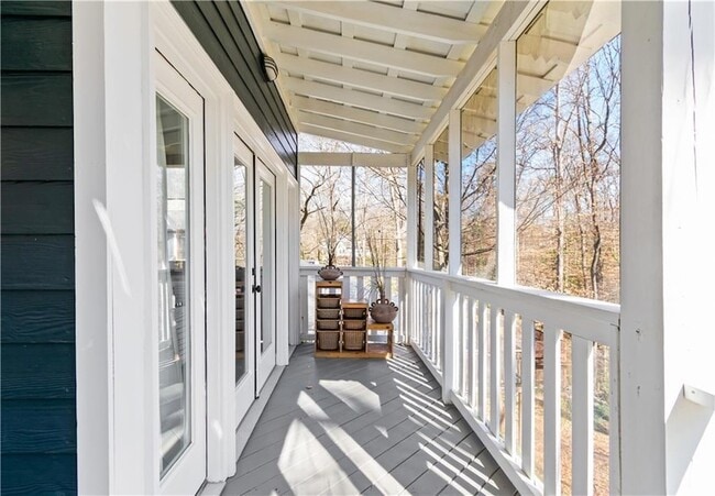 Building Photo - 565 Harold Ave NE