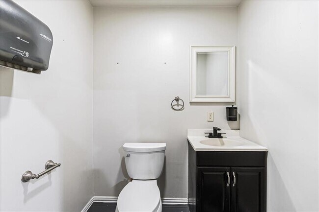 Building Photo - 2505 Pace Bend Rd S