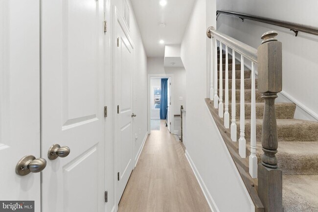 Building Photo - 2818 Dart Dr