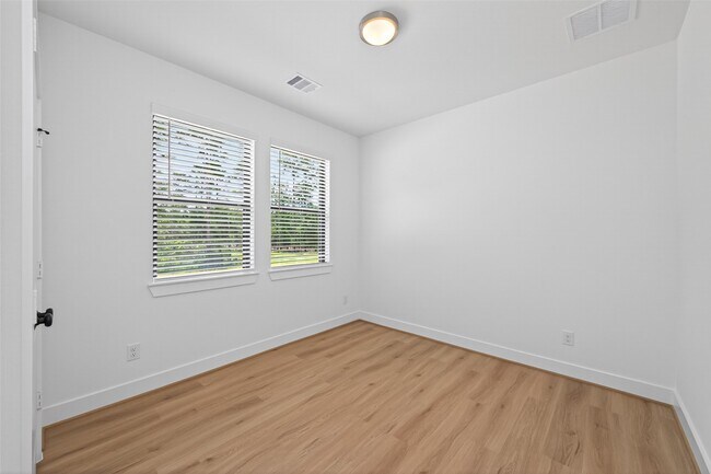 Building Photo - 7802 Longhorn Ballroom Dr