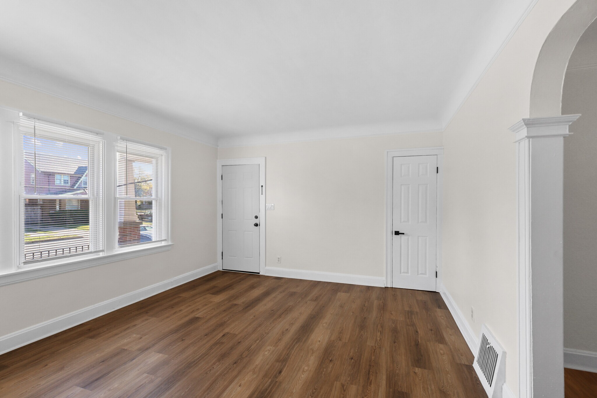 Building Photo - 13533 Santa Rosa Dr