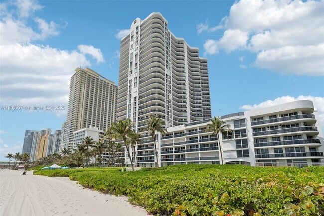 Building Photo - 16711 Collins Ave