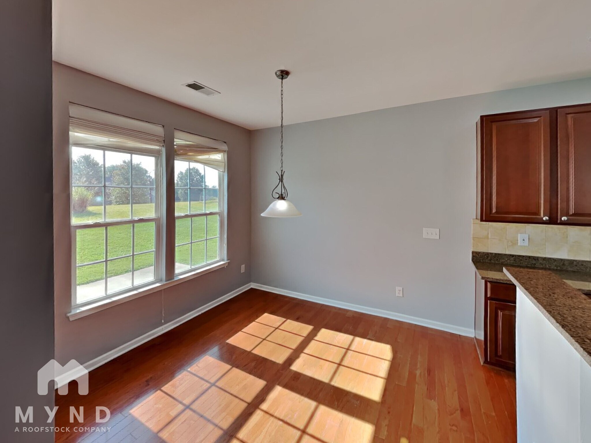 Building Photo - 606 Shoreline Blvd