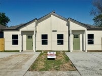 Building Photo - 6926 Paris St