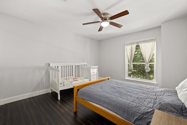 Building Photo - 2114 Briargreen Dr