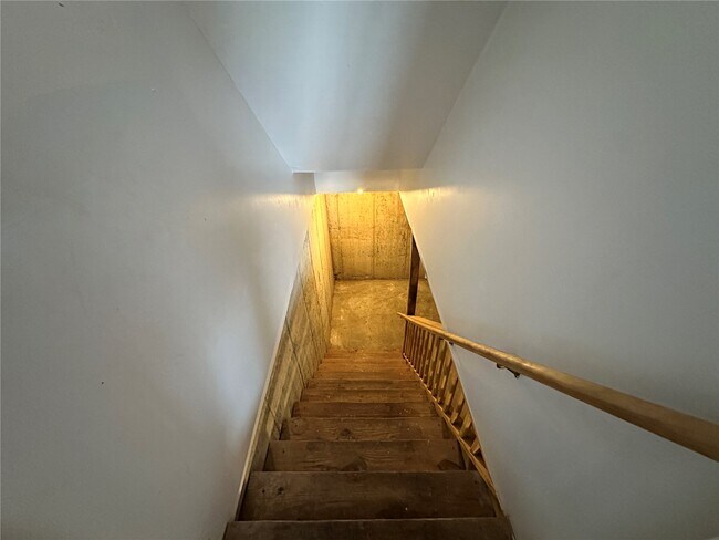 Building Photo - 420 Chapel Ridge Dr