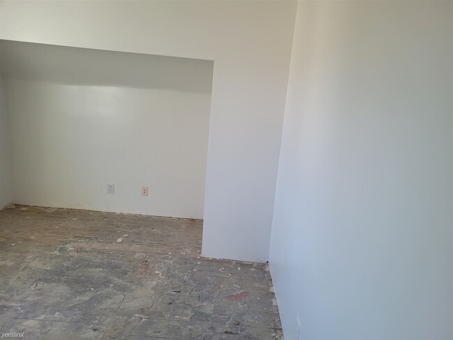 Building Photo - 3 br, 1.5 bath House - 332 North French St...