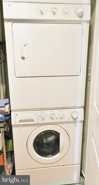 Building Photo - 2200 N Westmoreland St