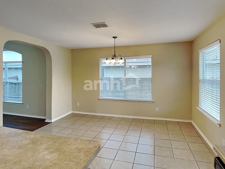 Building Photo - 232 Rock Springs Dr