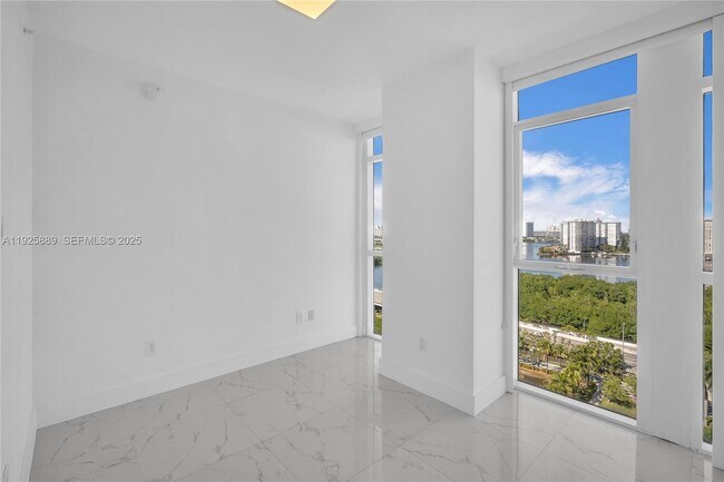 Building Photo - 400 Sunny Isles Blvd