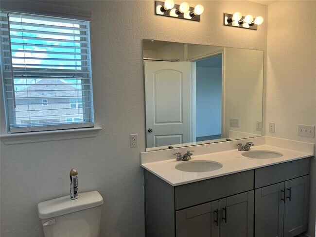 Building Photo - 2053 Cliffbrake Wy