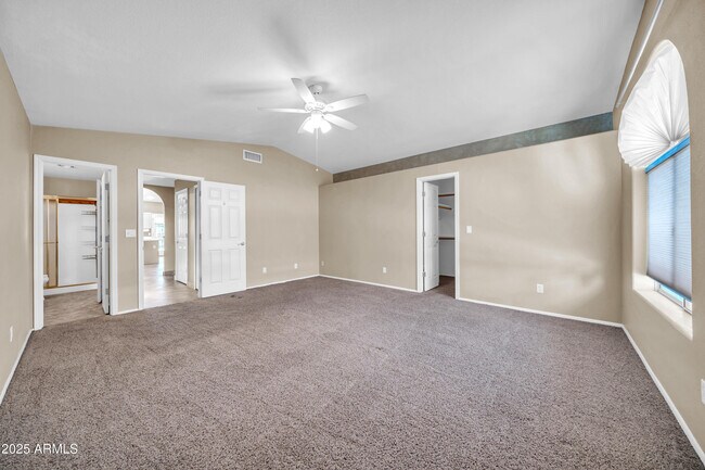 Building Photo - 5639 E Aire Libre Ave
