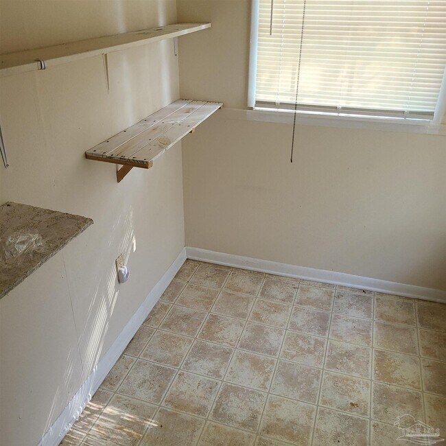 Building Photo - 125 Rue Max St