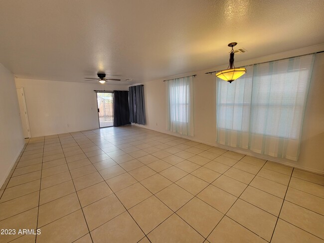 Building Photo - 2259 E Spruce Dr