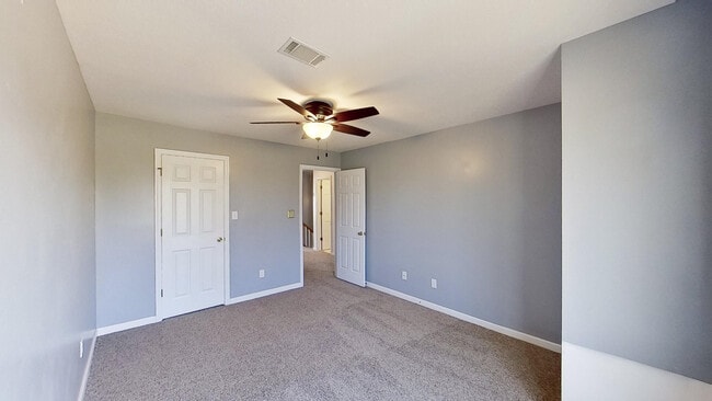 Building Photo - 690 Riverfront Dr