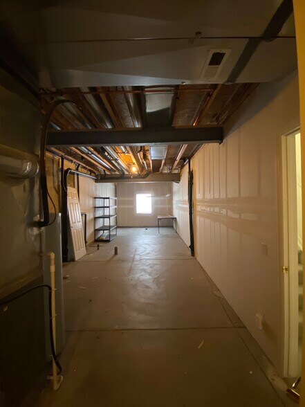 Building Photo - 6205 Secrest St