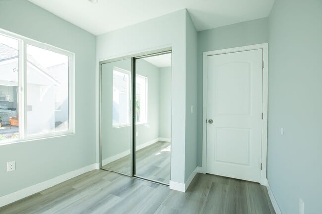 Building Photo - Private 2BR / 1BA Bungalow Unit in Hyde Park Section 8 Welcome!