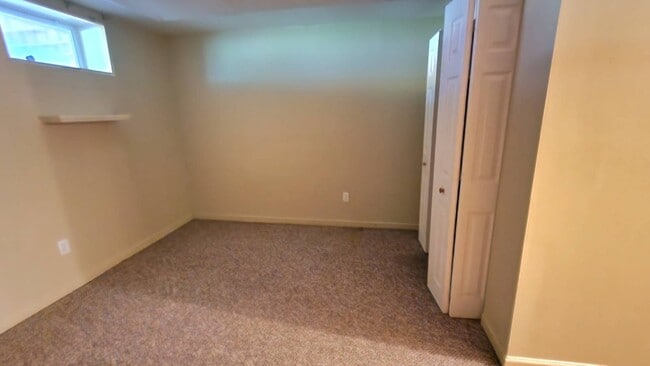 Building Photo - 9 Shirley Dr