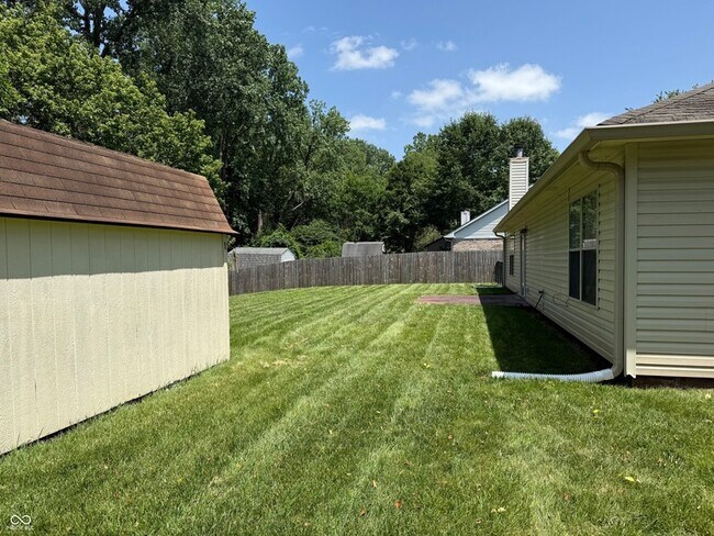 Building Photo - 6438 Thistle Bend