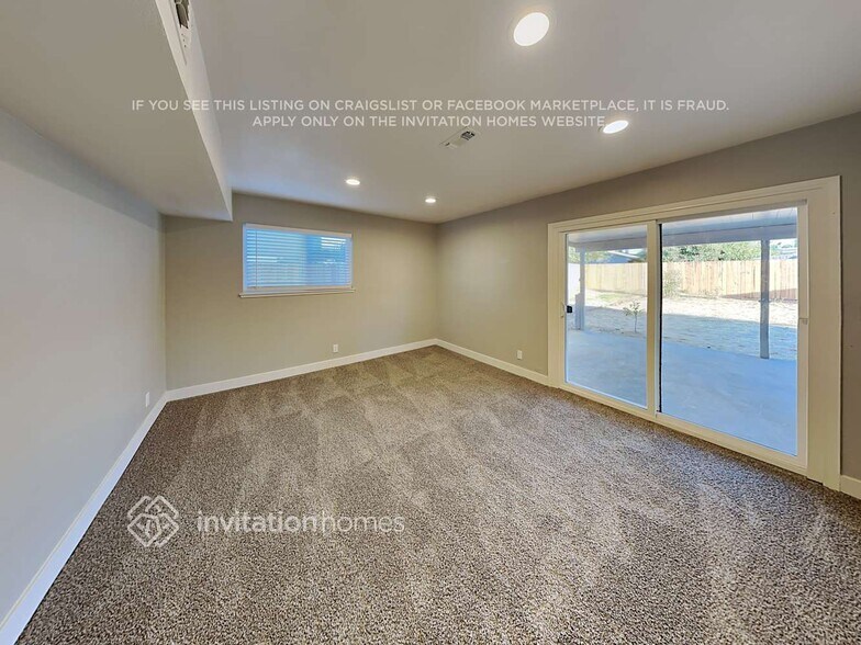 Building Photo - 10437 Reymouth Ave
