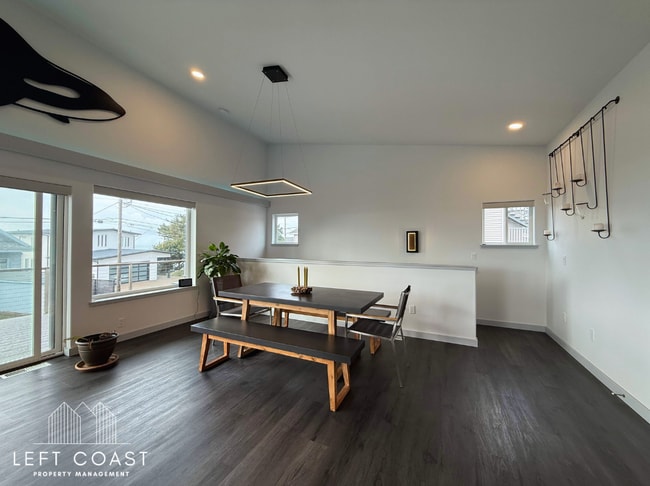 Building Photo - 480 Alsea Ave