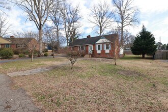 Building Photo - Spacious Brick Rancher in the heart of Tuckahoe in Westend!