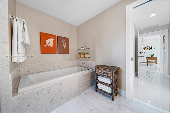 Building Photo - 253 NE 2nd St